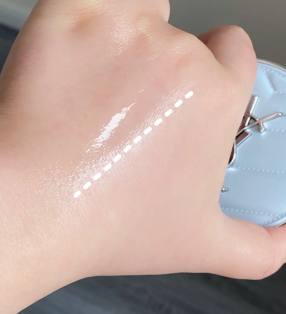 YSL 聖羅蘭 新冰藍氣墊 恆時輕透霧光定妝冰氣墊 All Hours Blur Cushion