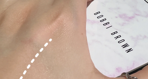 Bobbi Brown 芭比波朗 最新推出的 紫霧柔光粉餅 Sheer Finish Blurring Powder 薰衣草紫 #Pearl Lavender